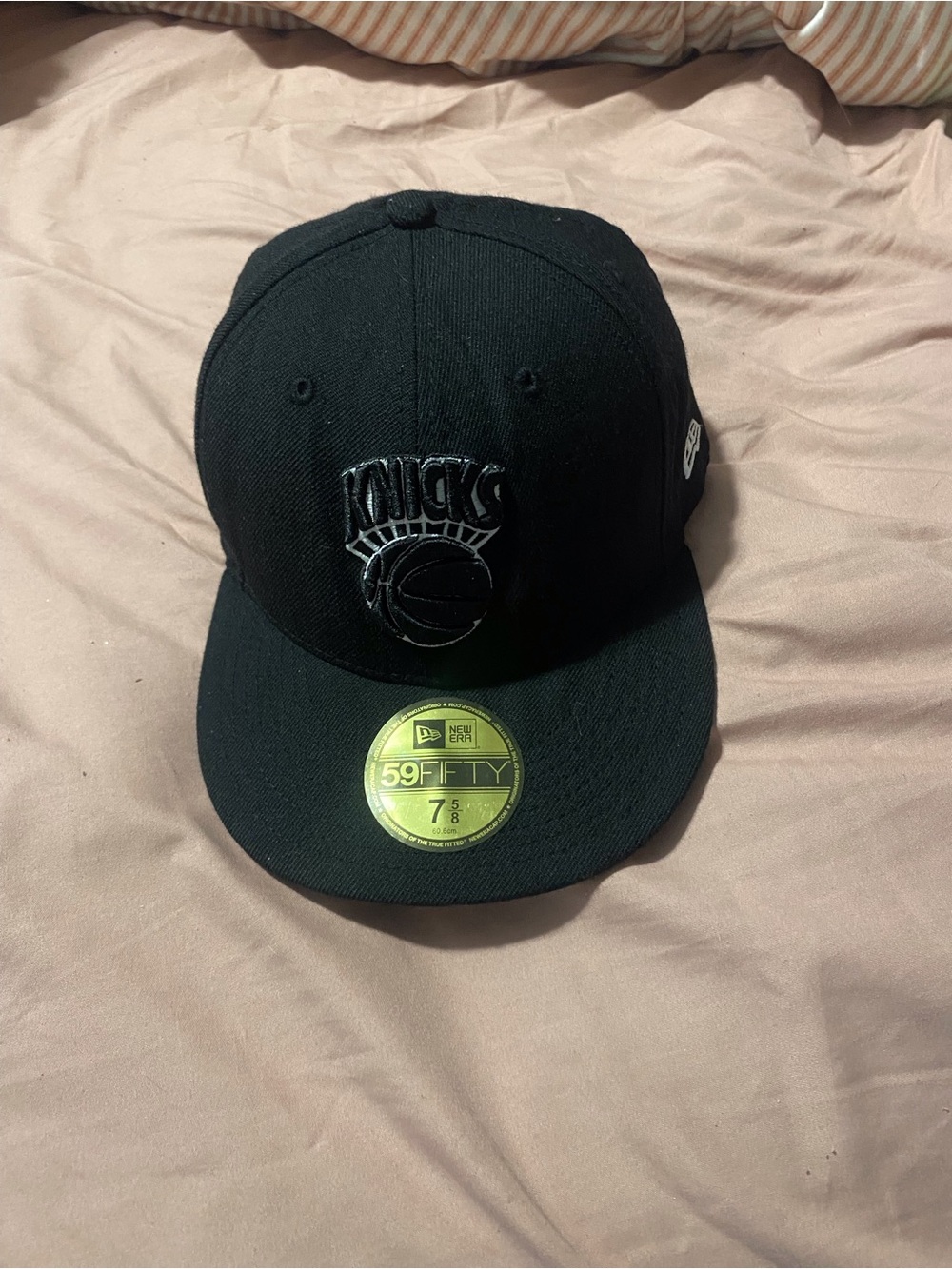 New Era Black Knicks Embossed Basketball Fitted Hat